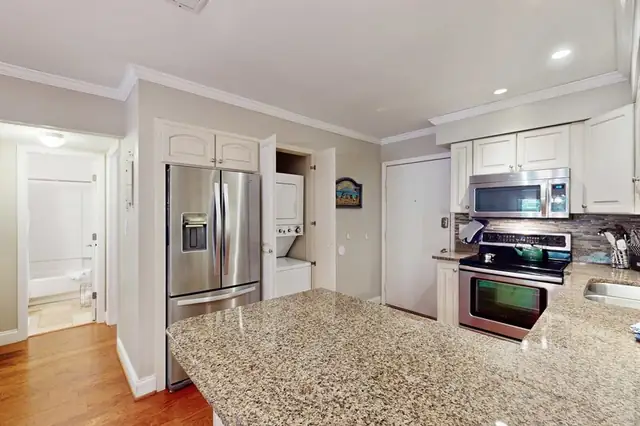 Kitchen at Fiddler’s Cove 11L